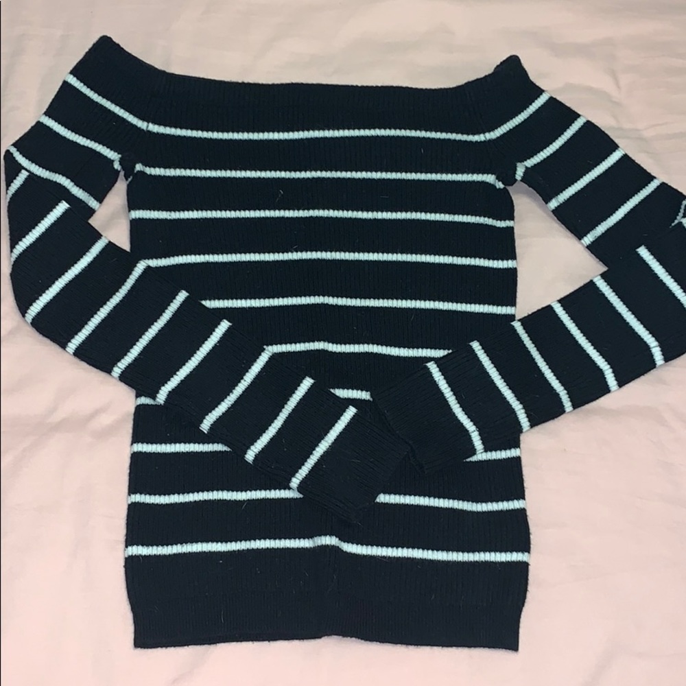 American Eagle off the shoulder top